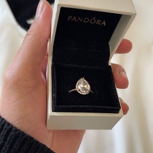 Pandora ring size 7 rose gold comes with box